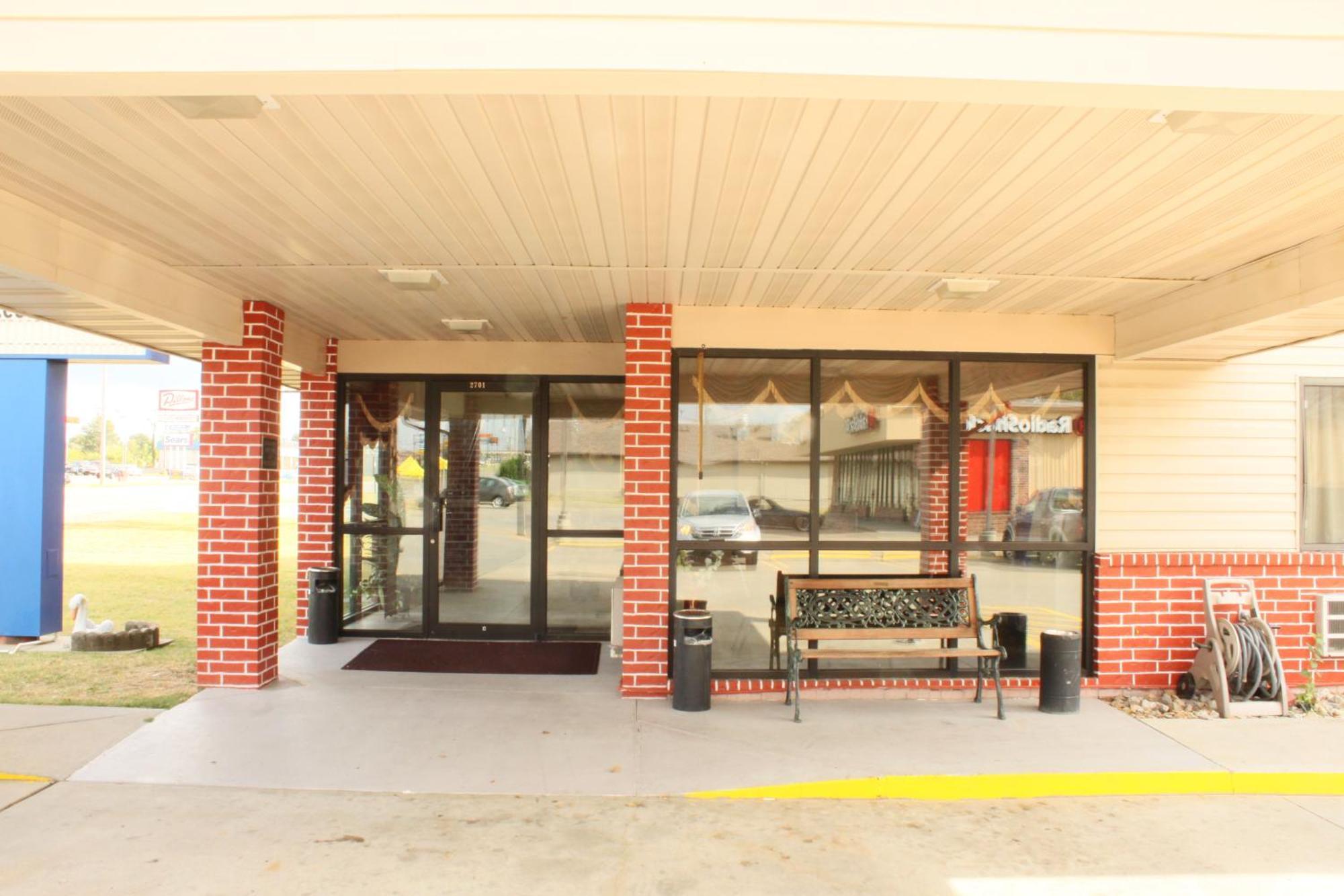 Holiday Lodge Pittsburg Exterior photo